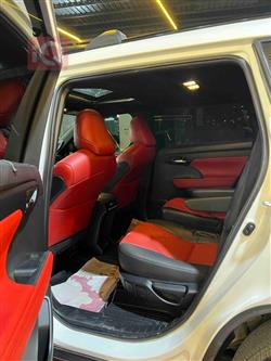 تۆیۆتا هایلاندەر